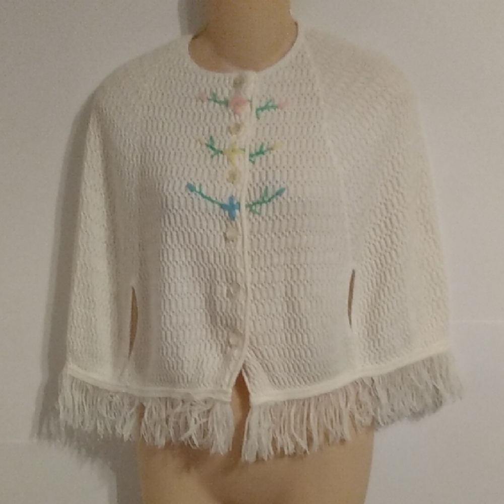 Vtg  70s Child White knit Poncho Embroidered Flowers Cottagecore